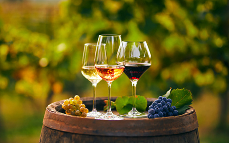 4 lợi ích tuyệt vời của rượu vang đối với sức khỏe